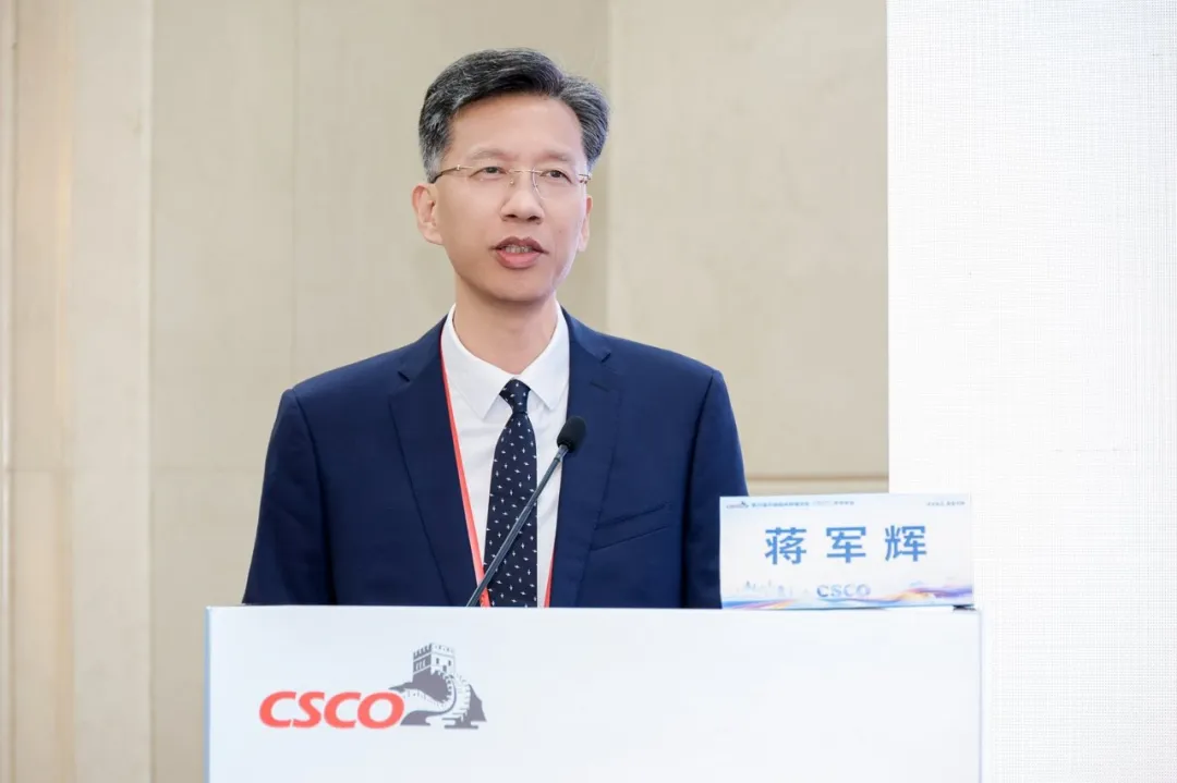Prof. Jiang Junhui of The First Affiliated Hospital of Ningbo University presenting Ningbo's prostate cancer screening experience